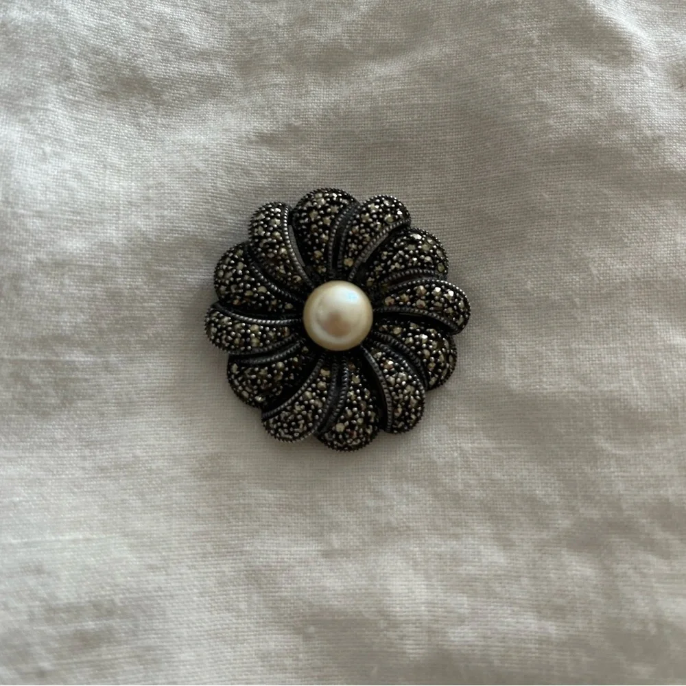 Sterling Silver Marcasite and Freshwater Pearl Brooch Pin